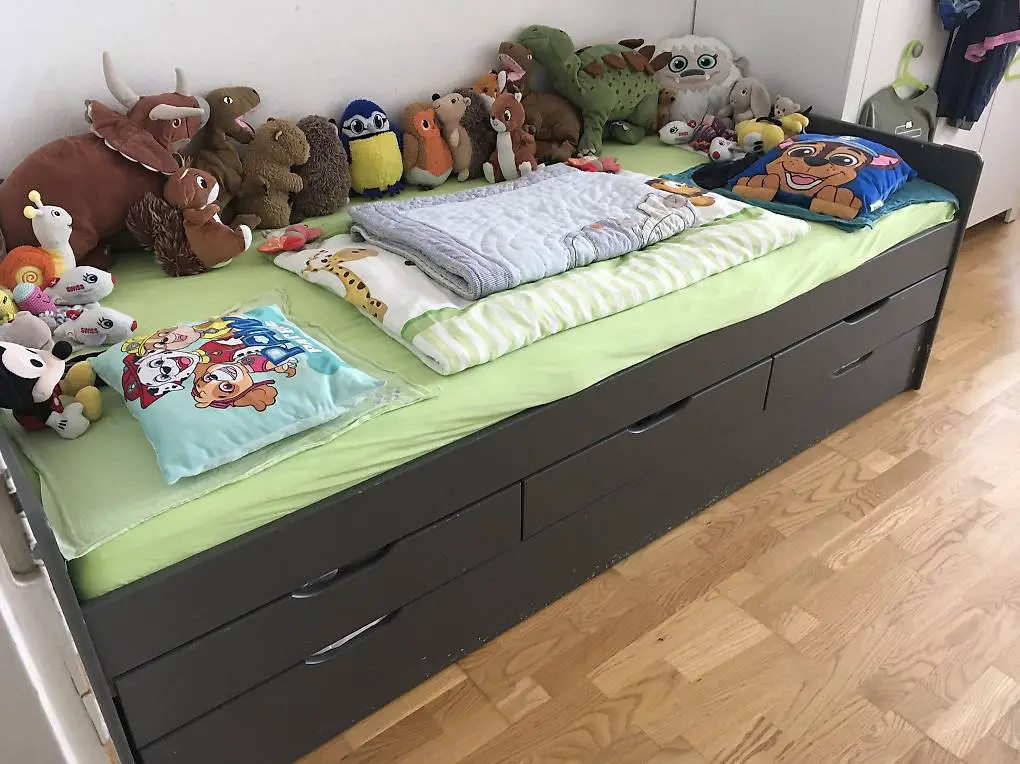 Bett ausziehbar mit 3 Schubladen, gebraucht