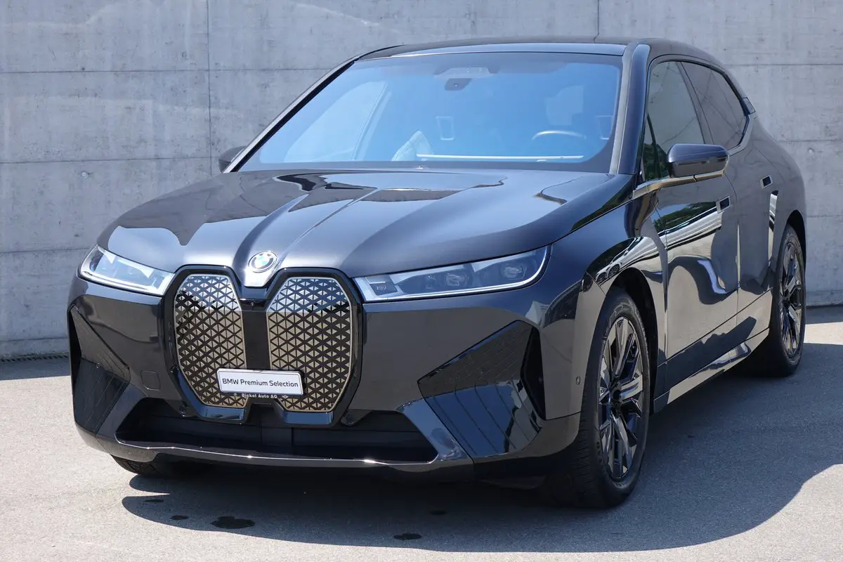 BMW iX 50