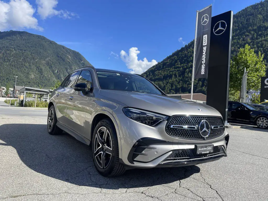 mercedes-benz glc 220 d amg line 4matic