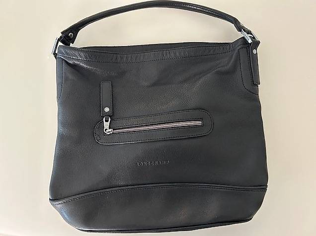 Schultertasche aus schwarzem Leder von Longchamp