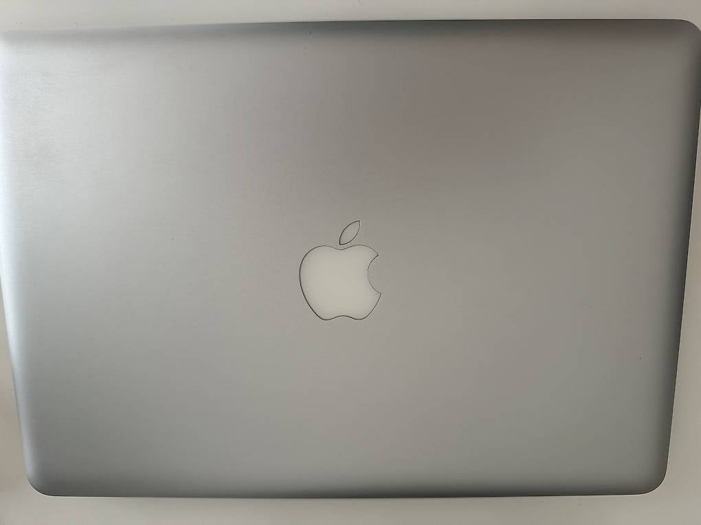 Apple MacBook Pro mit 2 TB Festplatte