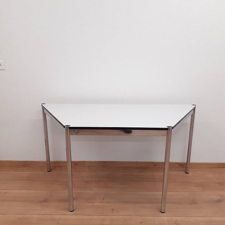 USM Haller Trapeztisch Kunstharz