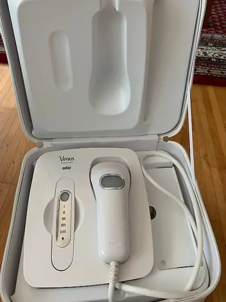 Venus naked Skin braun Haar Entfernung