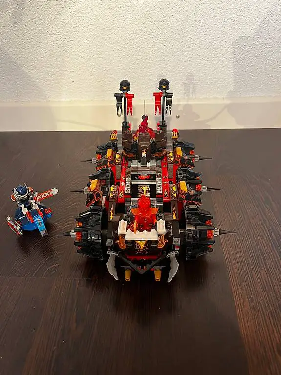 LEGO Nexo Knights 70321 General Magma"s Machine