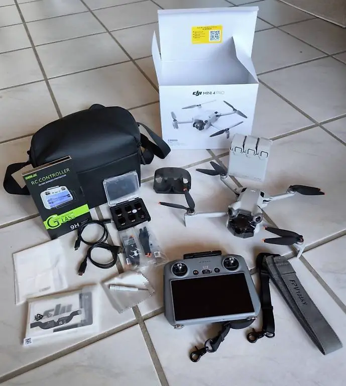 DJI Mini 4 Pro Bundle Fly More Combo RC2 Drohne*