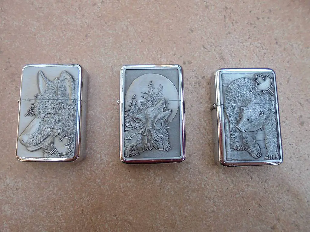 Schöne Benzinfeuerzeuge mit Tiermotiven