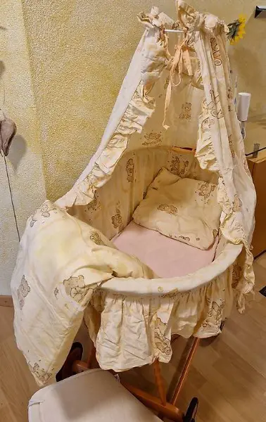 Stubenwagen mit viel Zubehör