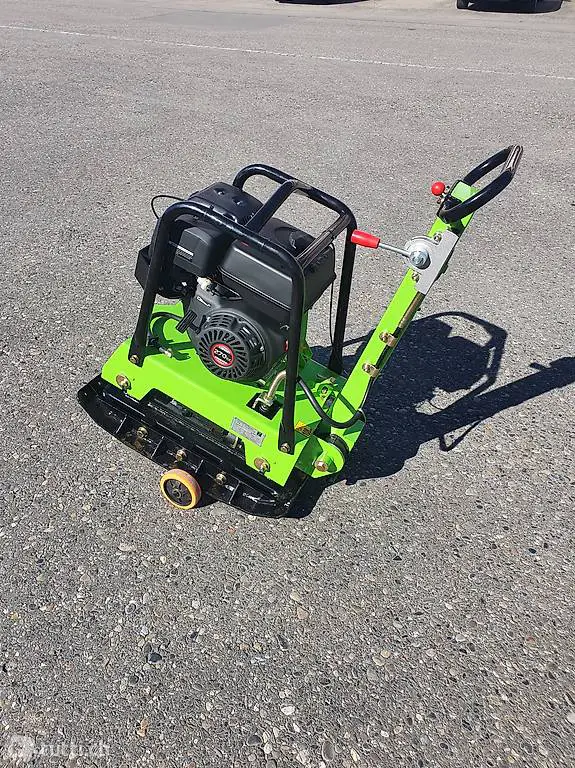 Rüttelplatte / Vibroplatte 160kg mit Gummilatz zu vermieten