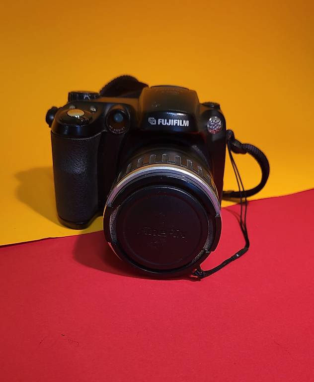 FujiFilm FinePix S5600 / Digitalkamera mit 5,1 Megapixeln
