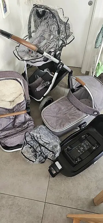 Maxi Cosi Kinderwaagen mit vielen Zusätze