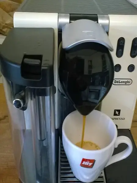 Kaffemaschine Delonghi.Nespresso.Mit Milchschäumer