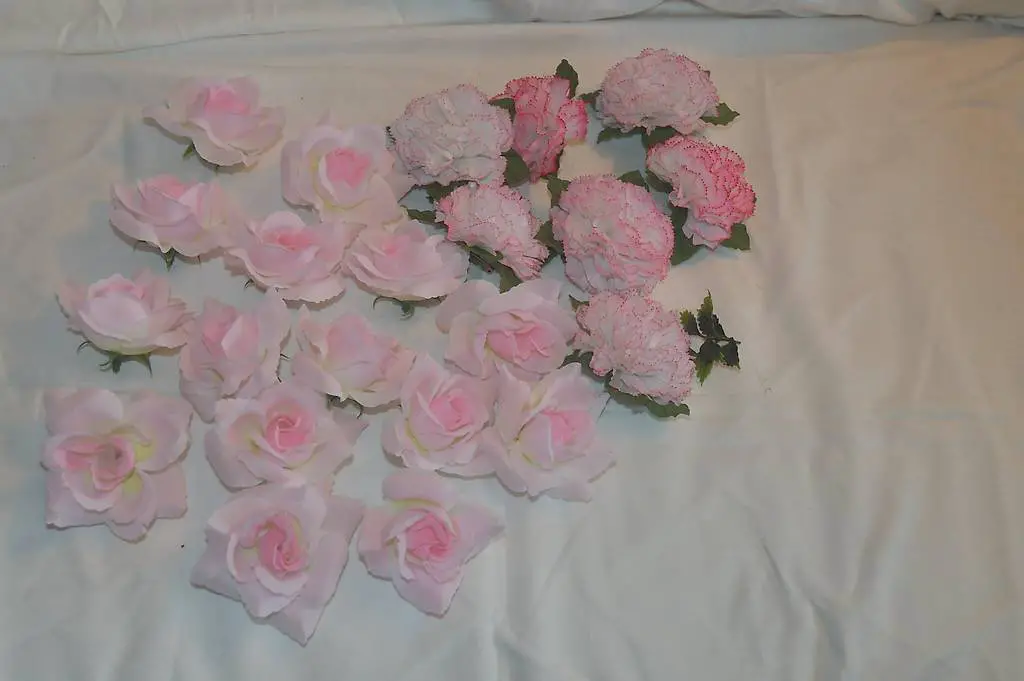 schönes Set von 22 rosa Kunstblumen Stoffblumen Dekoration