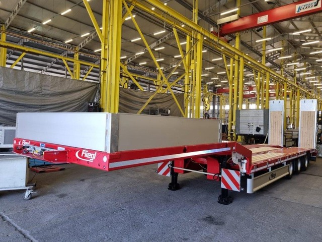 FLIEGL, Fliegl Tiefladesattel SDS-S 470 T, Tieflader