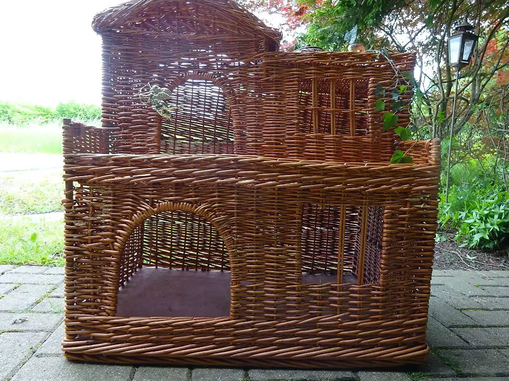 Katzenhaus geflochten