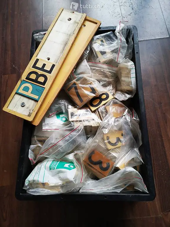  1Kiste mit Zahlen&Buchstaben