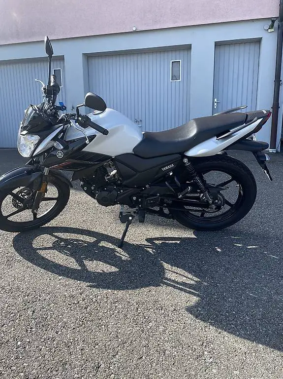 Yamaha YS 125