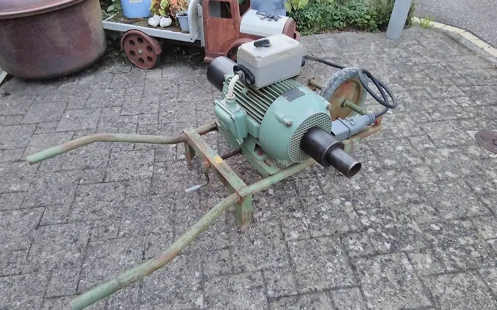 Elektromotor 12.5 KW für Riemen Antriebe