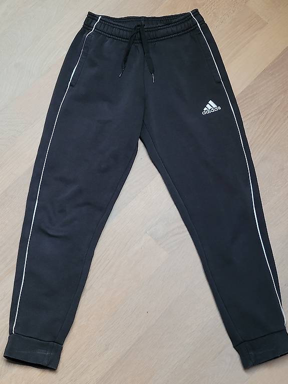 Adidas Jogginghose Gr 140