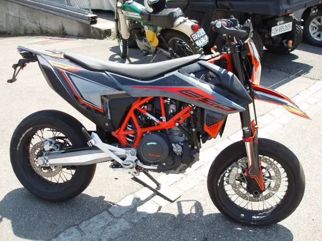 KTM 690 SMC R Supermoto