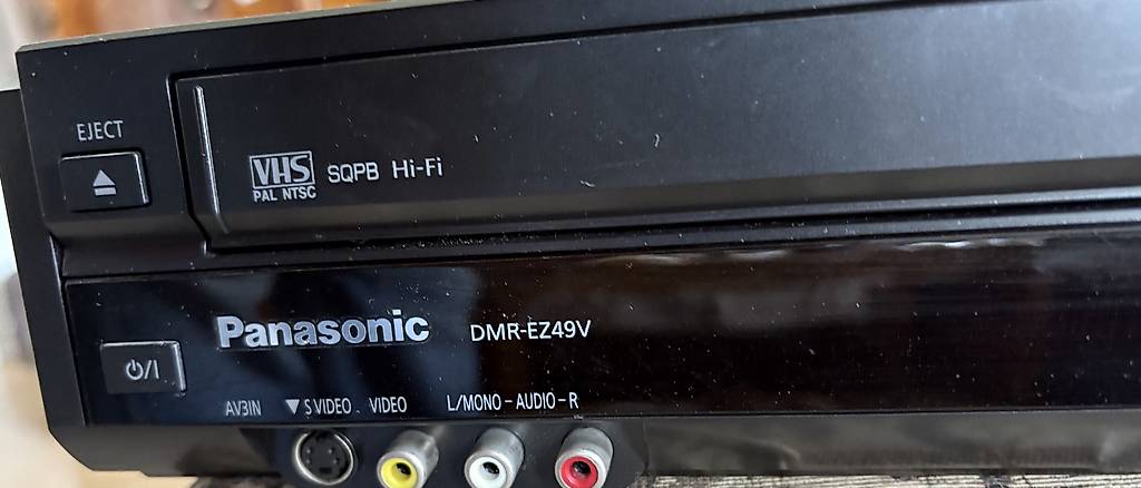vhs-dvd-video recorder dmr-ez49v