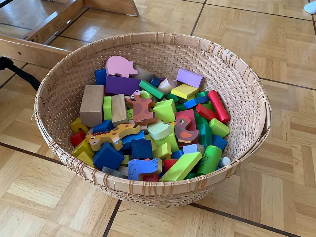 Bauklötze mit Korb gratis