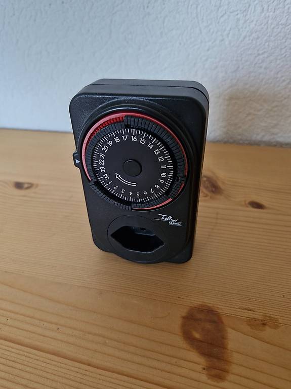 Zeitschaltuhr schwarz WA