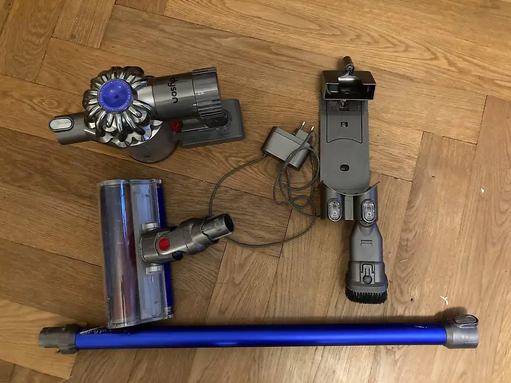 Dyson Fluffy V6. Bodenbürste defekt.