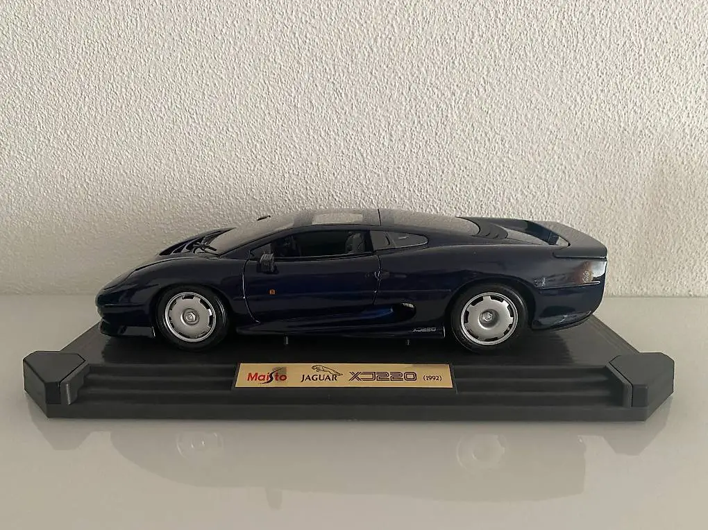 Jaguar XJ220 im Massstab 1:12 von Maisto, Jahrgang 1992