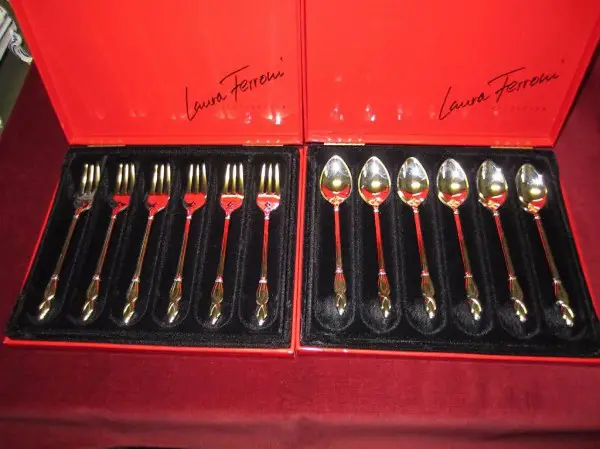  6 Kaffeelöffel und 6 Kuchengabeln versilbert