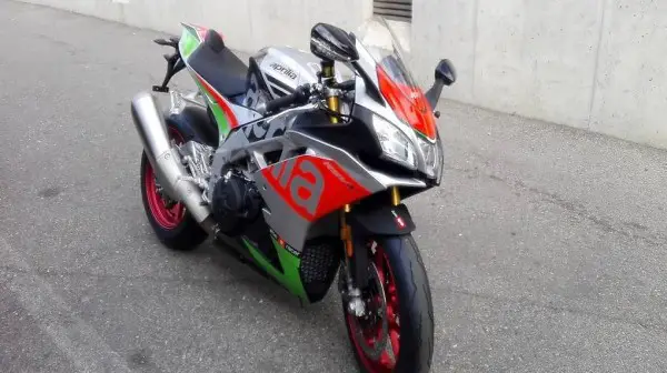  APRILIA RSV4 RF
