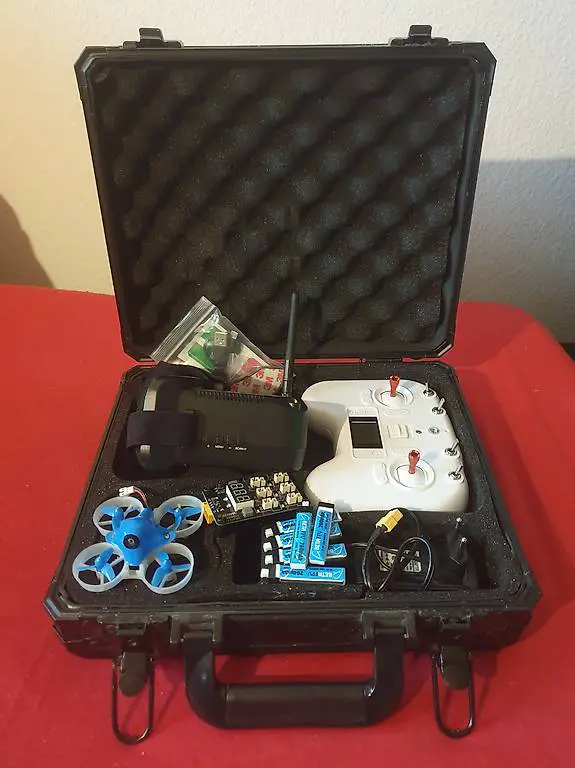 Drohne, Brille, metall Koffer usw