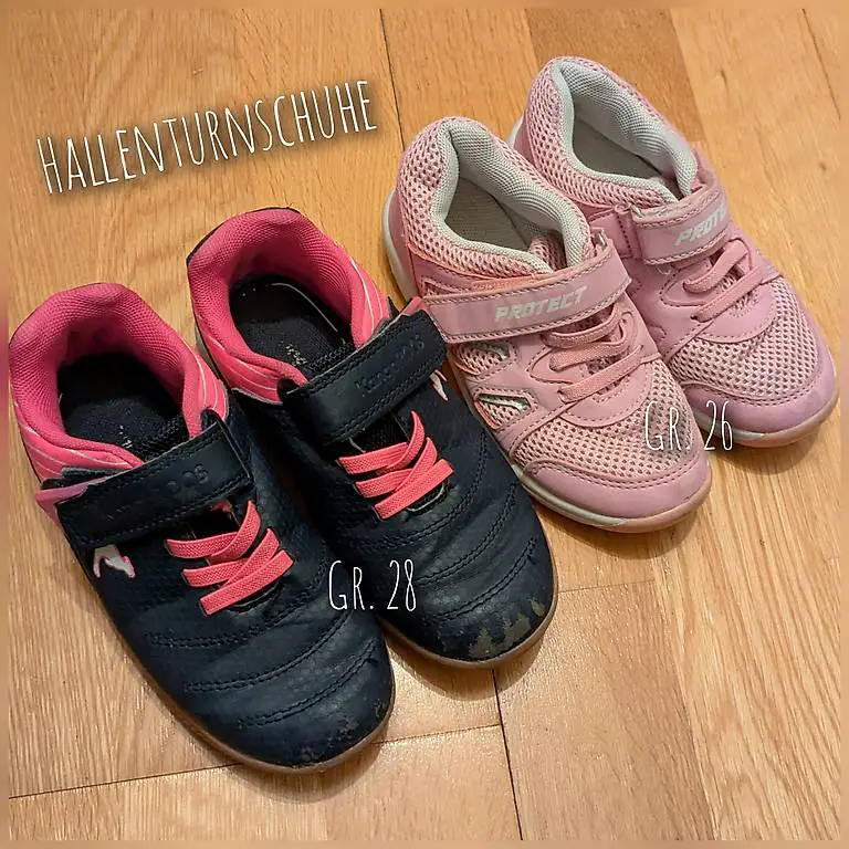 Hallenturnschuhe Gr. 26 + 28 (gratis)