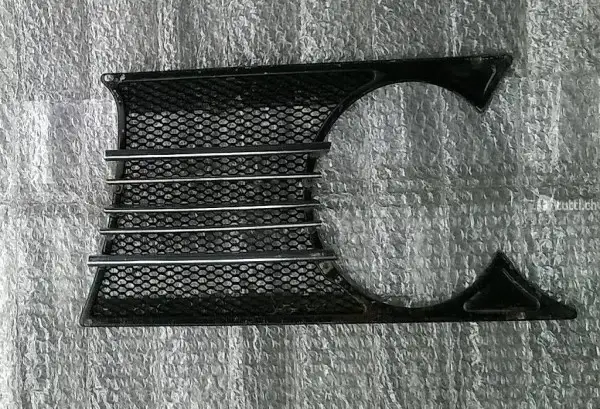 Oldtimer Alfa Romeo Giulia Super 105, Grill linke Seite