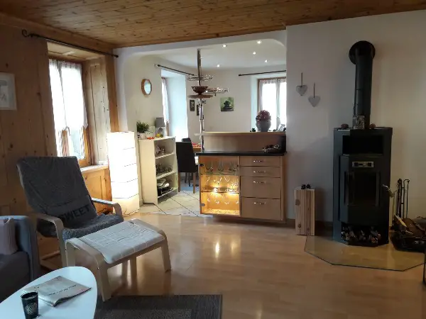 Herzige kleine möbilierte 3.5 Zi Wohnung, Ferienwohnung