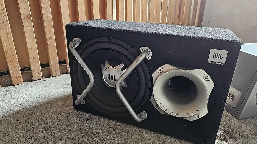 JBL Subwoofer mit Blaupunkt Verstärker
