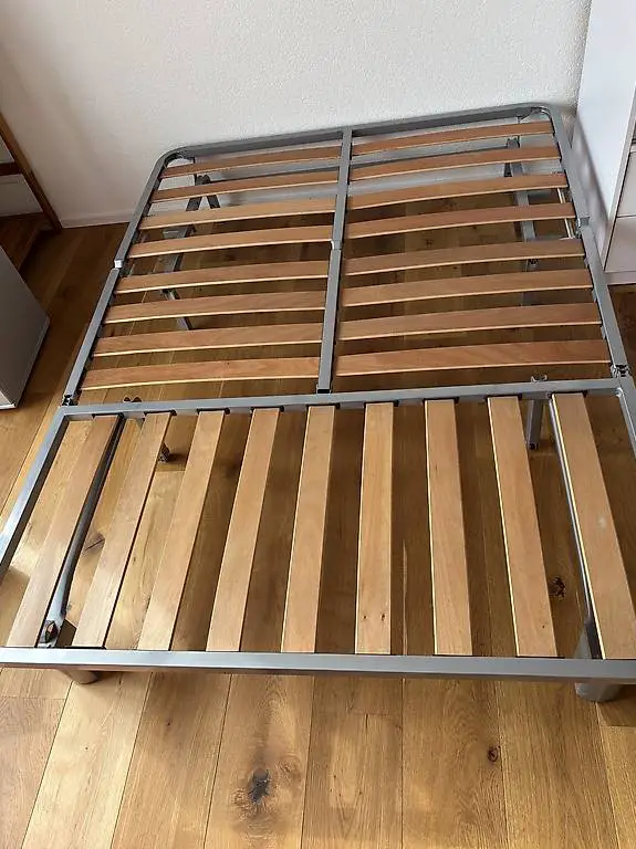 Bettsofa mit Lattenrost