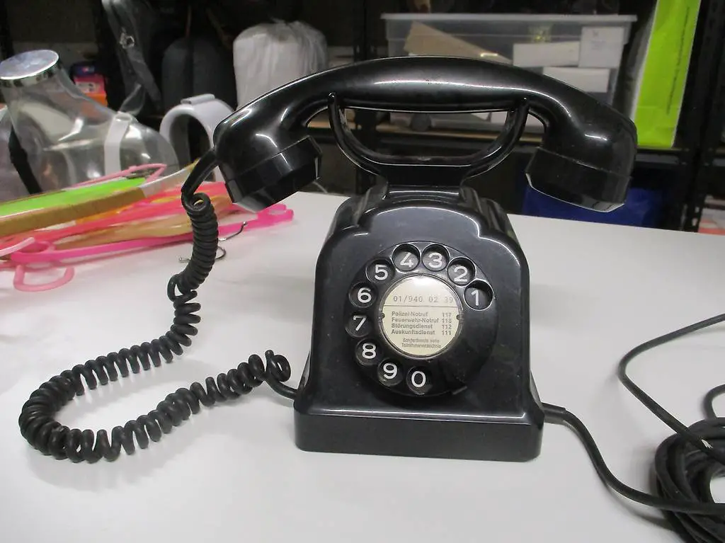 Historisches Bakelit-Telefon PTT 2 Klingeln Modell 29 - RAR