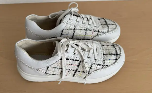 Helvesko Sneaker aus Leder mit Textilien Einsätzen Gr. 38