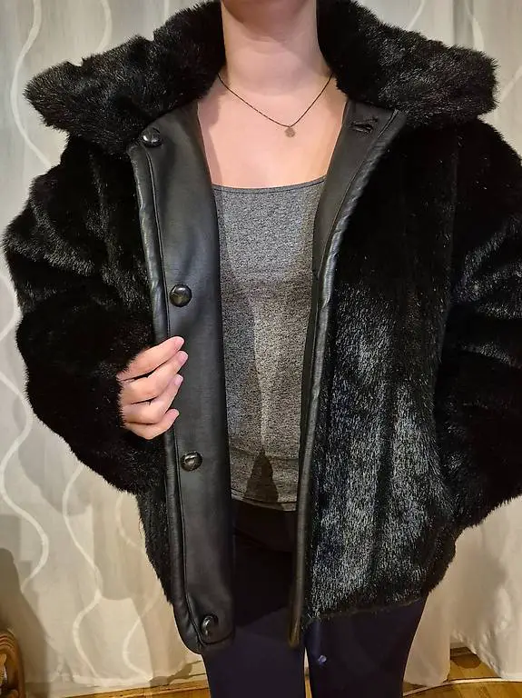 Kunstpelz und Kunstleder-Jacke schwarz 2-in-1