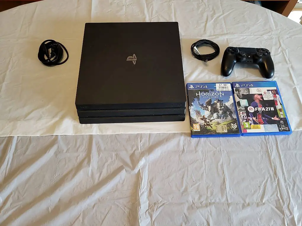 PS4 Pro in Top Zustand / 9 Spiele//Angebot 2 PS4 Pro