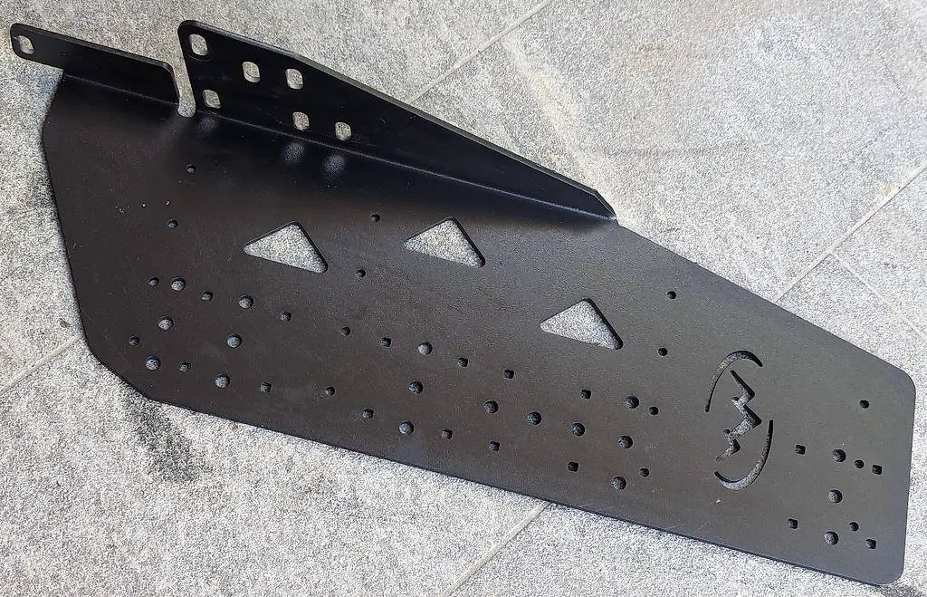 EXPEDITION ONE Montageplatte für Offroad-Kanister "Geri Can"