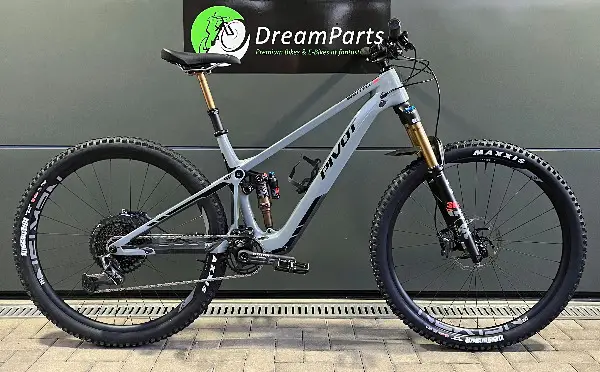 *Pivot Shuttle SL Pro Carbon Light-E-MTB