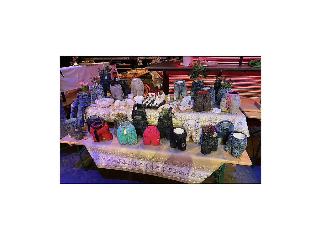 Blumenständer Kinderhösli