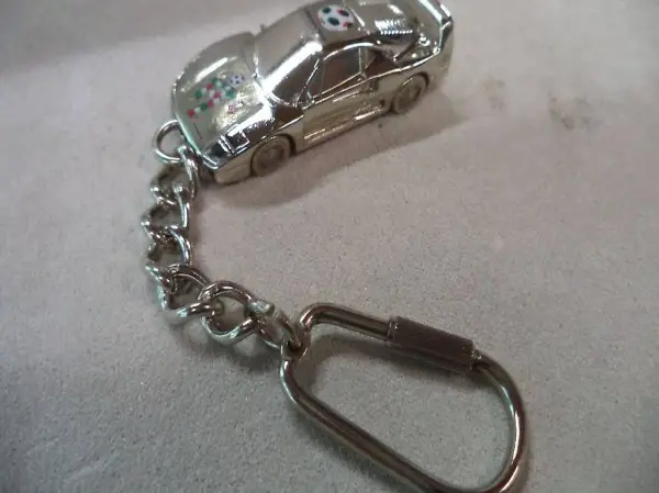 Schlüsselanhänger F40 von Burago 1:87