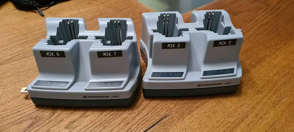 Sennheiser L 2015 Ladeschale sehr wenig gebraucht