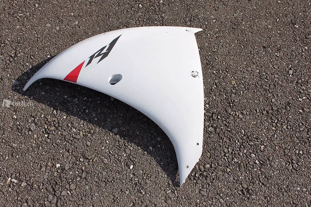 Yamaha YZF R1 09-11 - Seitenverkleidung beschädigt