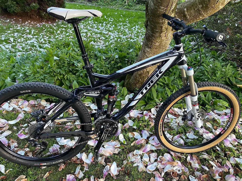 Trek Remedy 8 mit No Tubes/ Tune Radsatz