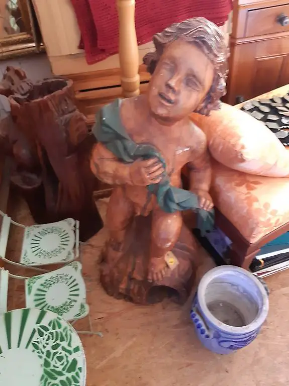 Pute, Engel, geschnitzte Holzfigur, Skulptur, bemalt, ca. 1m