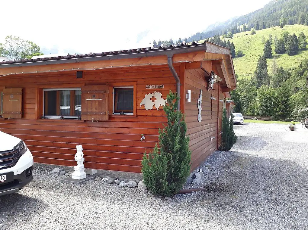 Ferienchalet mit integriertem Wohnwagen