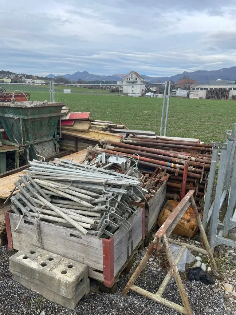 Diverses Baumaterial für Baumeisterfirma